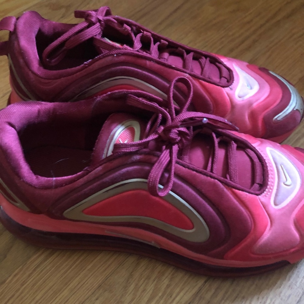 Nike air max’s 720 youth